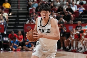 米乐-苏群：杨瀚森的三分&amp;体能需要加强 首季要做好打35分钟的体能储备