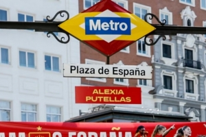 阿斯:女足欧洲杯期间,西班牙一地铁站用国家队球员名字命名出口