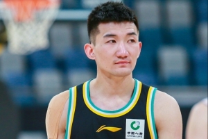 米乐-孙铭徽：即使季后赛遇到伤病 大家也互相鼓励 不会拿伤病当借口