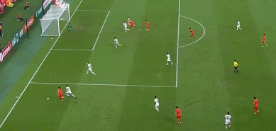 m6官方网站-9分钟3失良机！向余望空门不进+失单刀，媒体人：快点踢中超吧