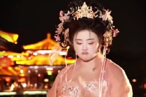 米乐m6-刘禹彤晒日常视频：又双叒叕来大唐 这次是小公举呢