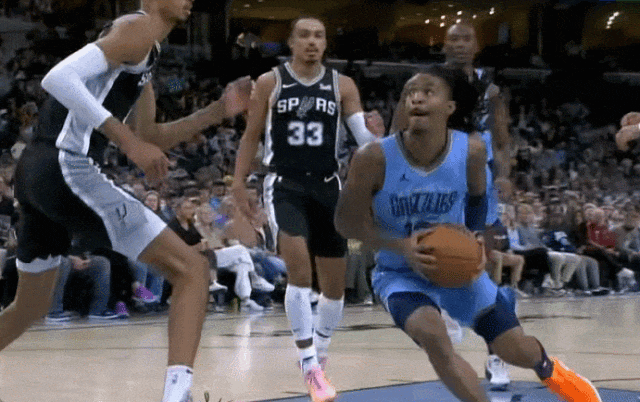 米乐-富保罗：湖人要用里夫斯换3J！他这特么是假传圣旨！！！