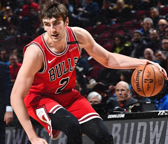 米乐官方网站-三分之一邓肯！马刺中锋的蜕变！