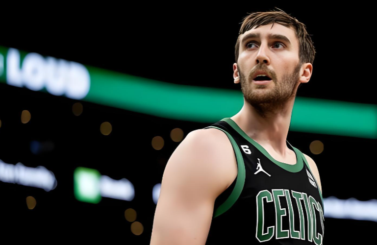 米乐官方网站-三分之一邓肯！马刺中锋的蜕变！