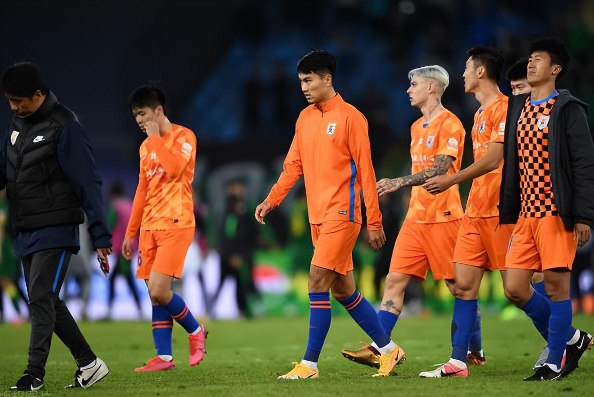 喜讯！鲁能久违的锋霸刚回到俱乐部就爆发，热身赛破门表现不俗