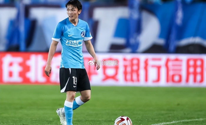 米乐-喜讯！上港左后卫位置可考虑启用黑马接班李帅，曾留洋丹麦联赛|上海海港|上港队|杨希|向荣峻|北京国安_新浪体育_新浪新闻
