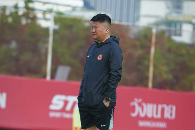 米乐官方网站-李金羽急需后卫 泰山与铁人抢贺一然？不如相信青训 彭啸搭档复出