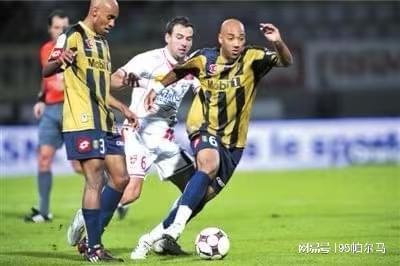 m6官方网站-悲催的流星，16岁法甲当主力，21岁在国米要穿10号，30岁家暴