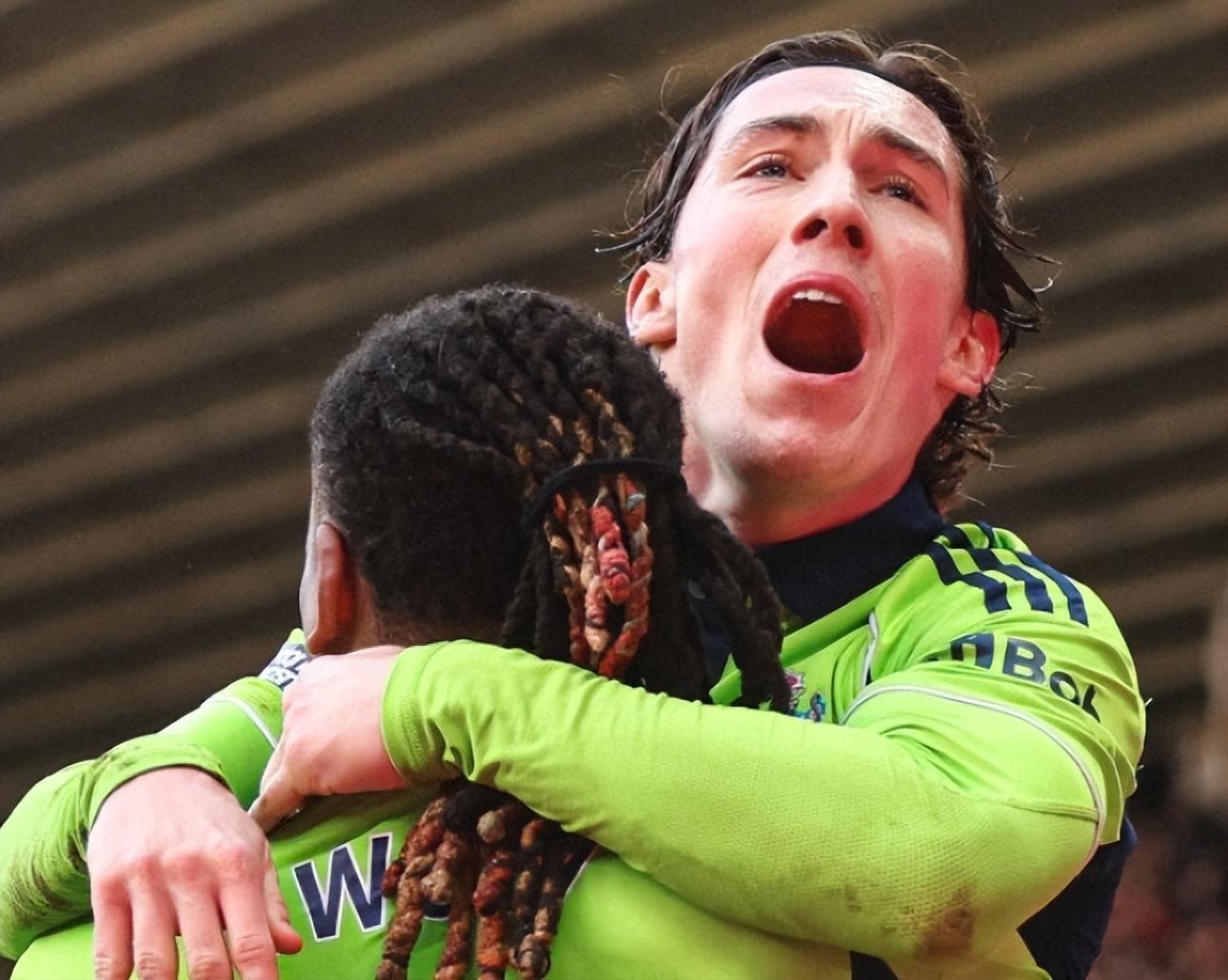 米乐m6-今夏英超游出一条大鱼 10球7助攻 天才边锋或成自由身 遭多队疯抢